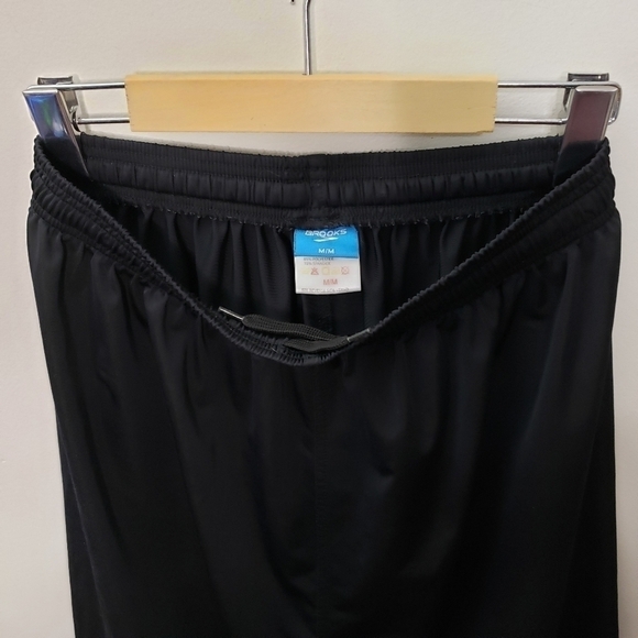 Brooks Men Black Sport Short Size M - Picture 6 of 6